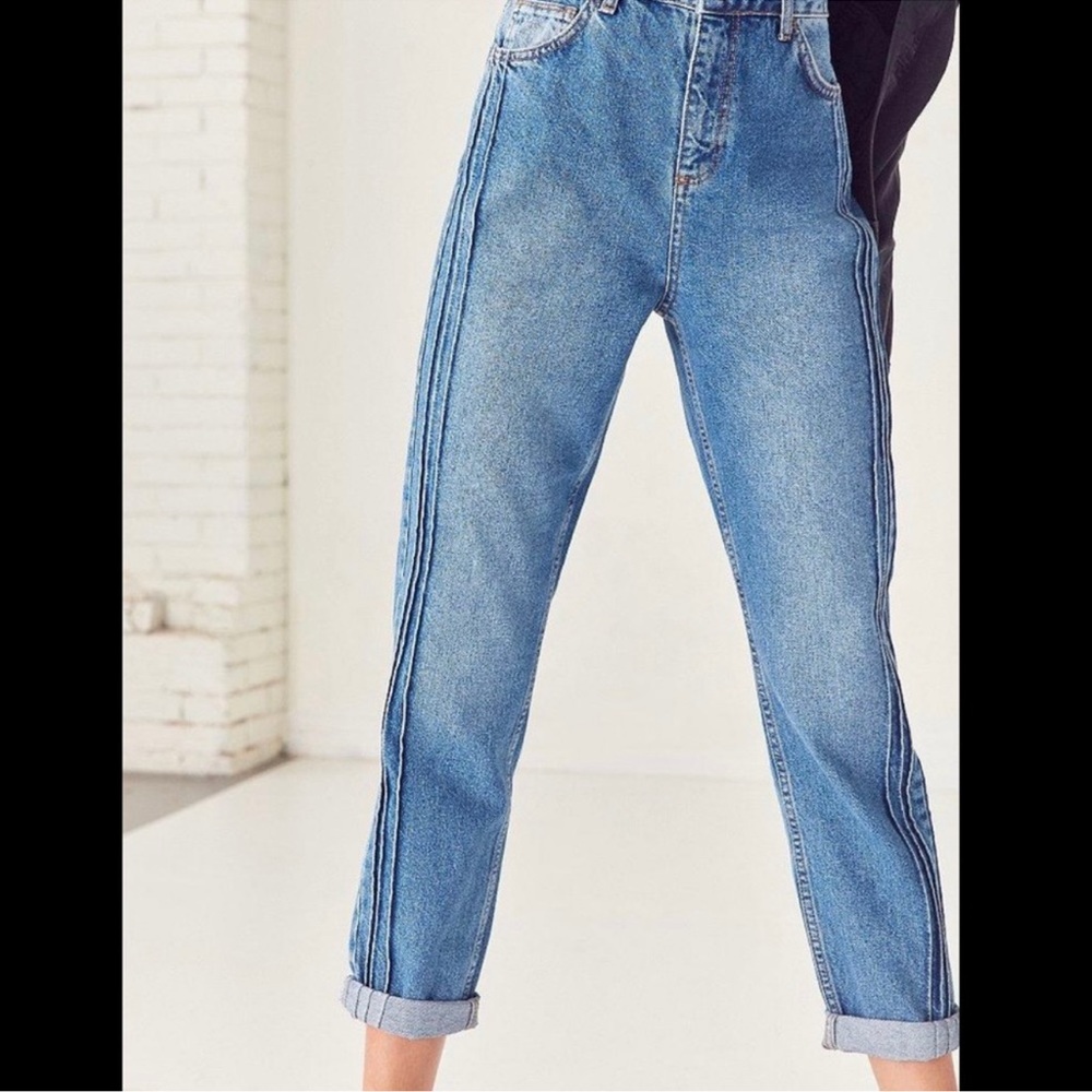 BDG RIBBED MOM JEANS 👖